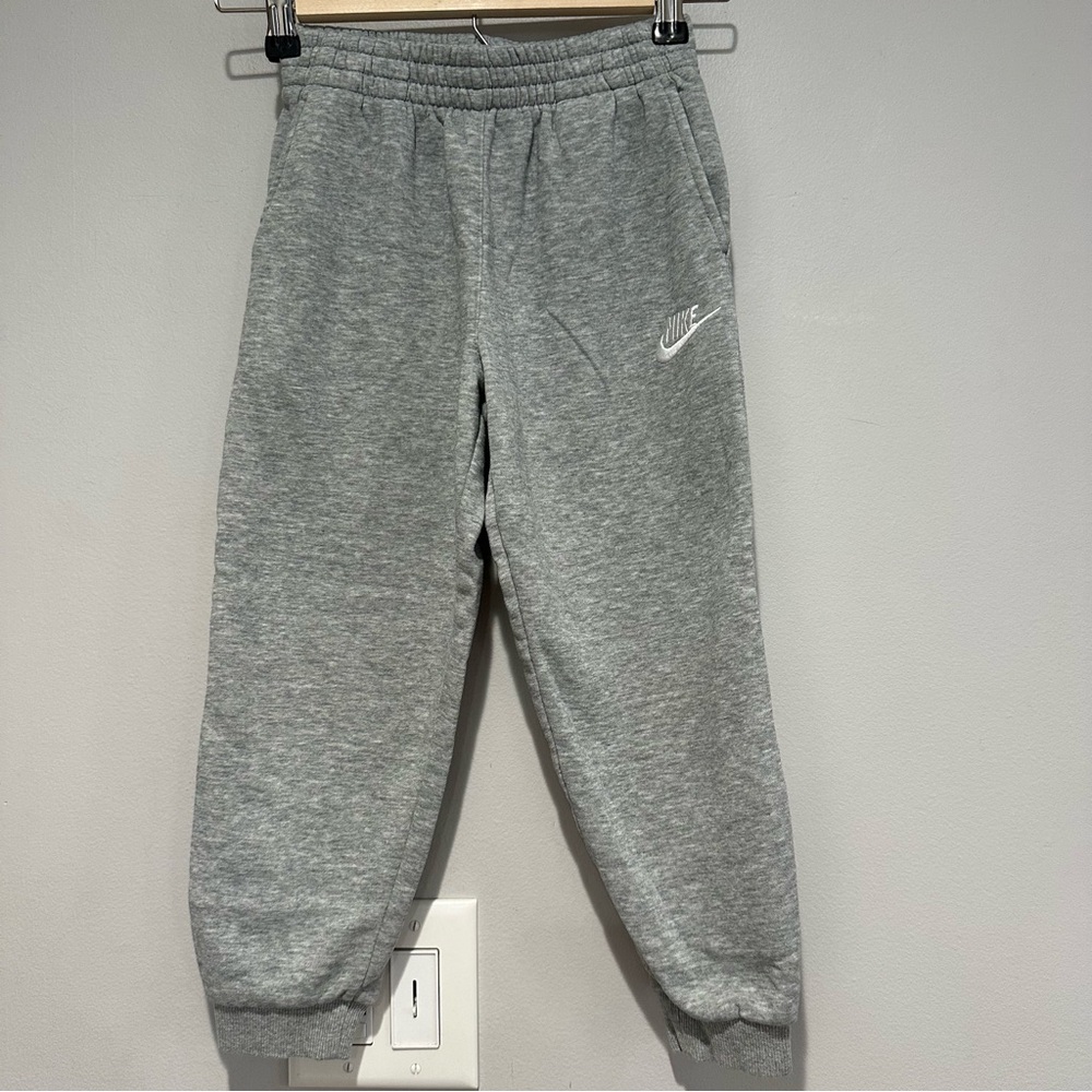 Nike Embroidered Grey Sweatpants Size 6 - 7 Years